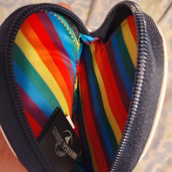 Love is Universal Fanny pack and heart coin purse - Picture 6 of 6